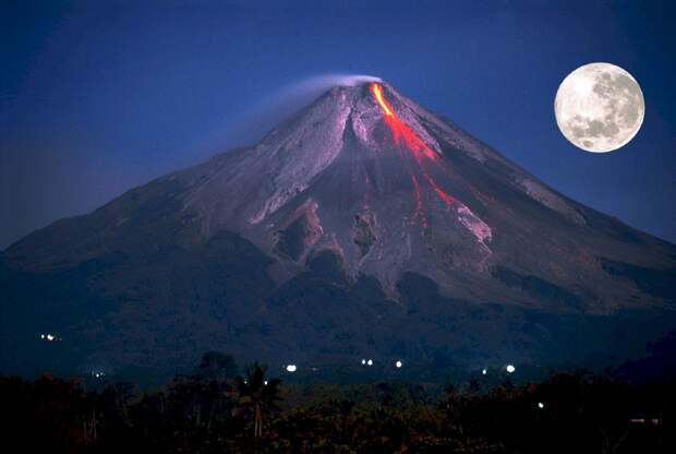 Крупнейший вулкан Земли Мауна-Лоа внезапно начал извергаться спустя 40 лет сна