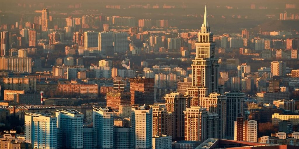 Собянин предложил увеличить расходы на строительство поликлиник и метро