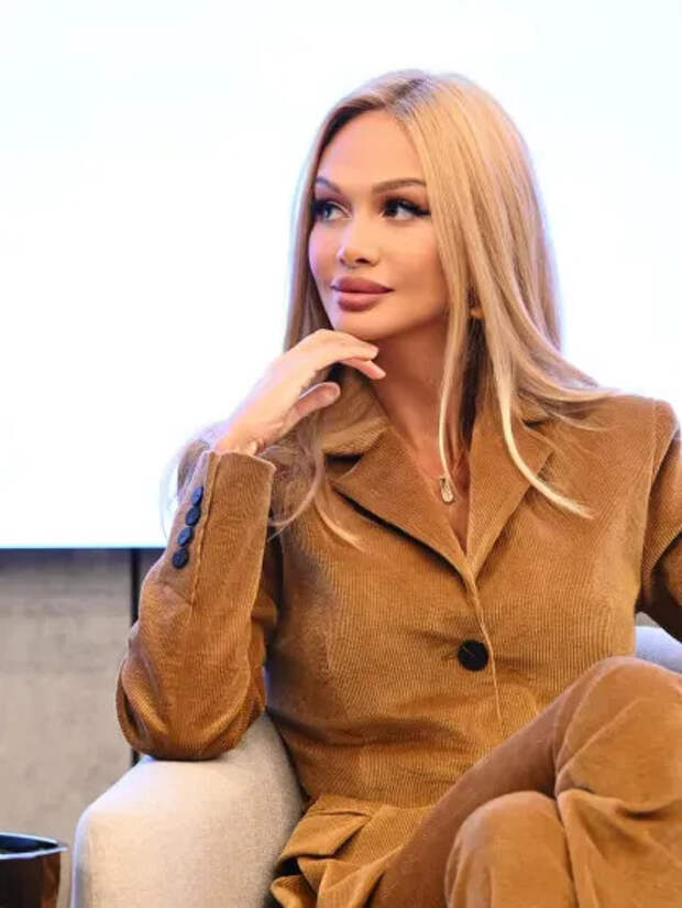 Виктория Лопырёва