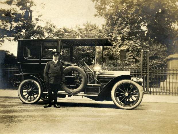 Wolseley-Siddeley лимузин и шофер, Лондон, 1906-1907 винтажные фото, история, олдтаймер, ретро, ретро авто, ретро фото, старина, фото