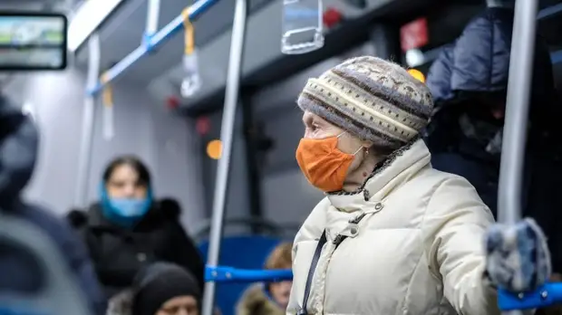 Собянин продлил действие домашнего режима для пенсионеров из-за «омикрона»