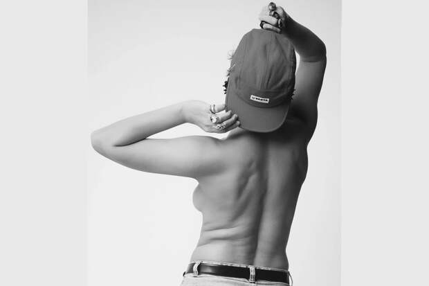 Актриса Ирина Горбачева показала фото топлес и рассказала о жизни с РПП