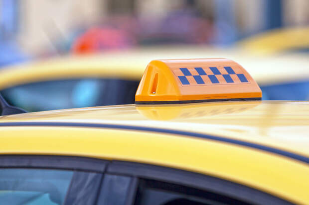 Депутат Милонов: ФАС должна привести в чувство жадных агрегаторов такси