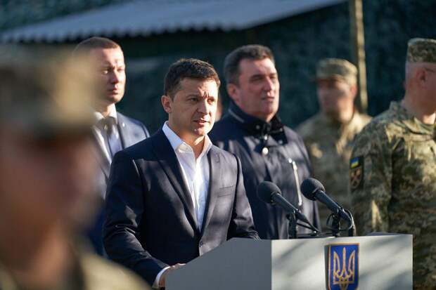 Зеленский заявил об уменьшении эскалации в Донбассе