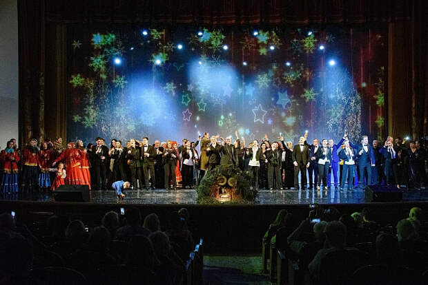 Максим Аверин представил на сцене Зимнего Театра в Сочи новую праздничную постановку