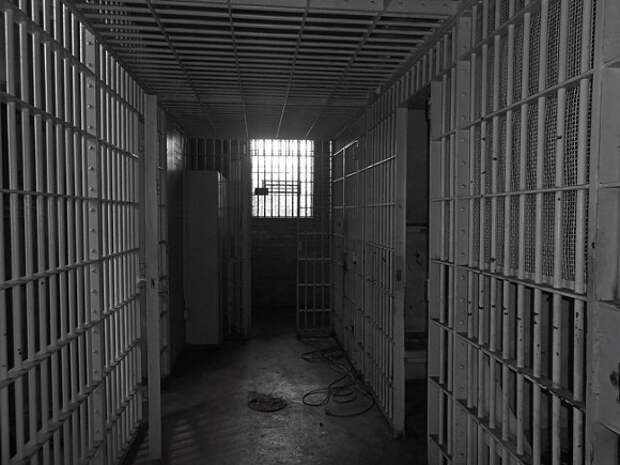 Суд оставил экс-замминистра энергетики Тихонова под арестом до 8 августа