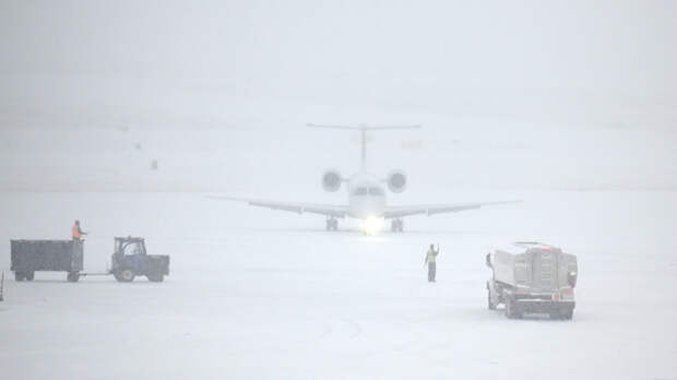 Авиарейсы отложены из-за мощного циклона на Камчатке