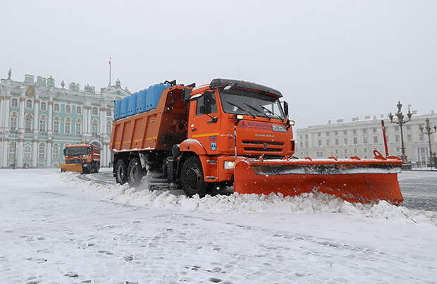 В Петербурге после вчерашнего циклона высота снежного покрова достигла 11 сантиметров