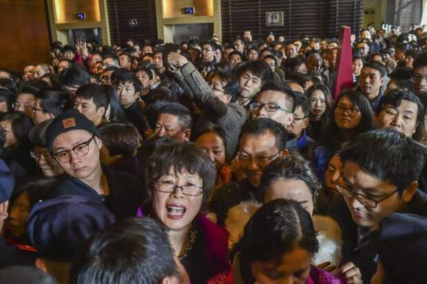 23 шокирующих фото о том, НАСКОЛЬКО много людей в Китае