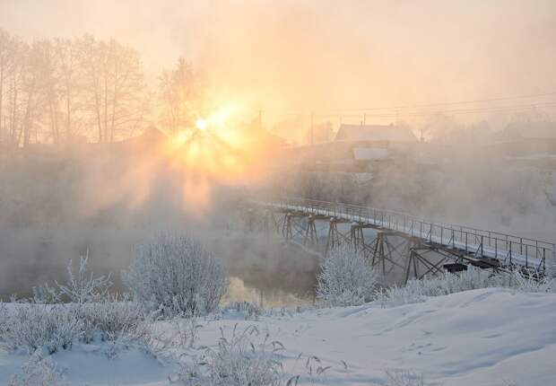 Зимний рассвет на реке Белая Холуница