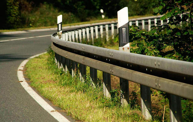 Что делать, если отказали тормоза: как остаться в живых и уберечь авто?