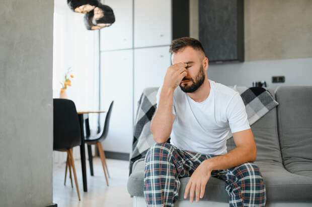 Раскрыт способ избежать похмелья с помощью «правила двух стаканов»