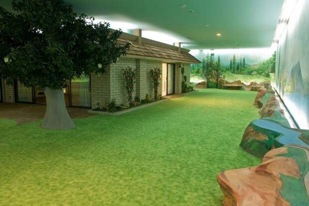 5000-sq-ft-cold-war-bunker-underneath-suburban-house-in-las-vegas-3