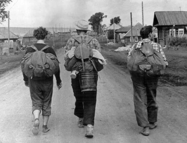 Как советские люди в походы ходили (подборка редких ностальгических фото)