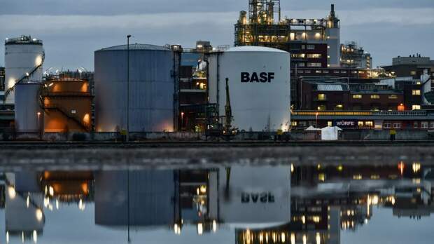 Немецкие химические компании поднимают цены на 30–50% из-за войны в Иране