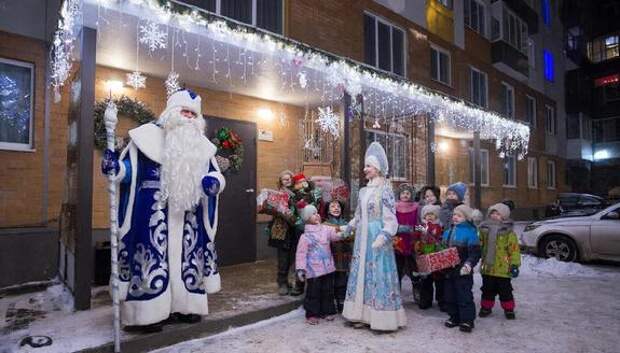 Священник Павел Островский раскритиковал мэрию Екатеринбурга за уступки мигрантам в новогоднем оформлении подъездов: Ветер дует от ваххабитского толка?