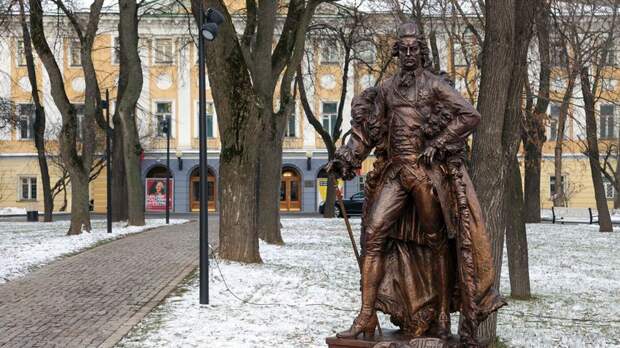В Москве представят творческое наследие летчика-героя и художника Андрея Юмашева