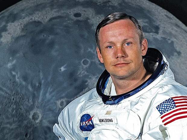 Первая из 15 копий скафандра Нила Армстронга выставлена в Национальном парке в Вашингтоне
