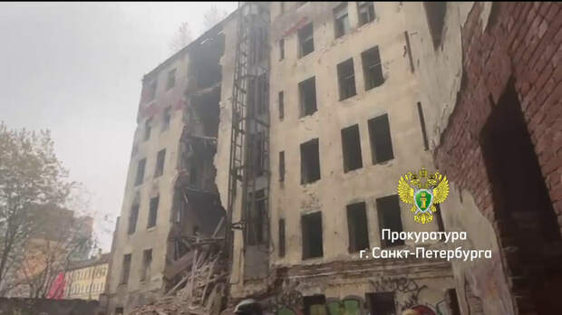 Смольный: возле обвалившегося дома на Розенштейна ограничено движение