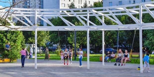 Собянин обсудил развитие спальных районов Москвы с жителями ЗАО. Фото: Ю. Иванко mos.ru
