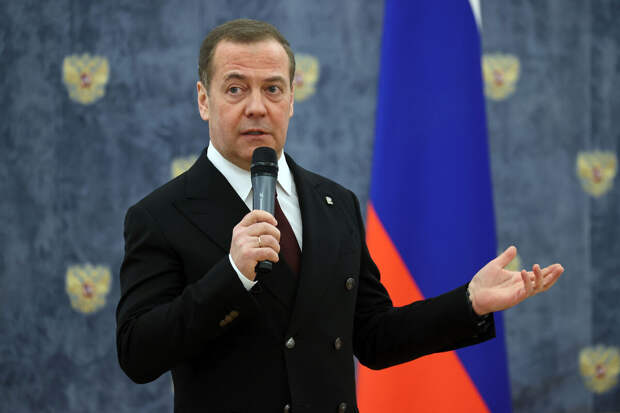 Медведев о подготовке покушения на Зеленского: на Западе решили его устранить