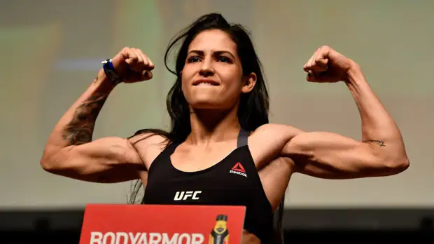 Боец UFC Остович дисквалифицирована на год за употребление допинга