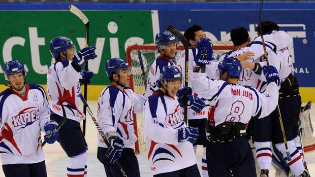 Корее стоит думать о том, как она будет играть в хоккей на домашней Олимпиаде. Фото AFP