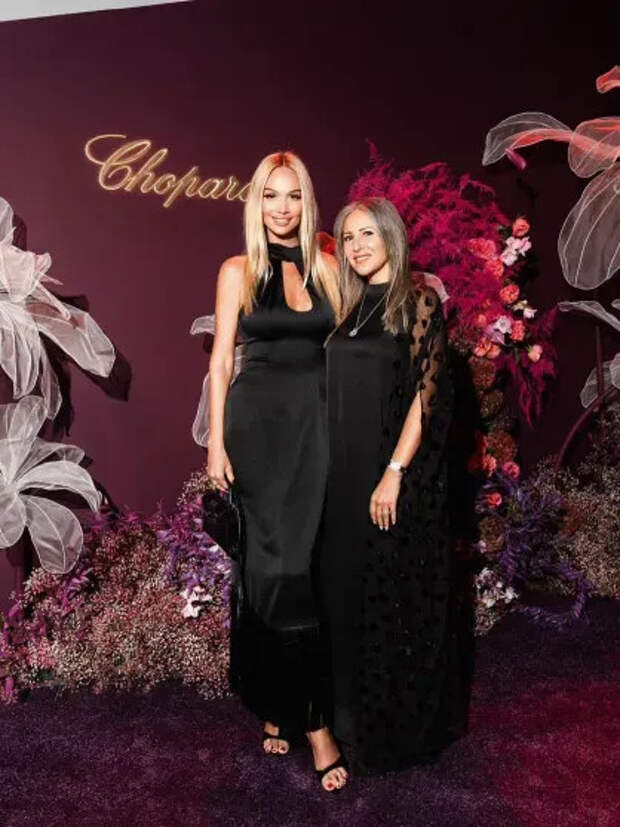 Виктория Лопырёва и Ясмина Худжа Аль Мидани