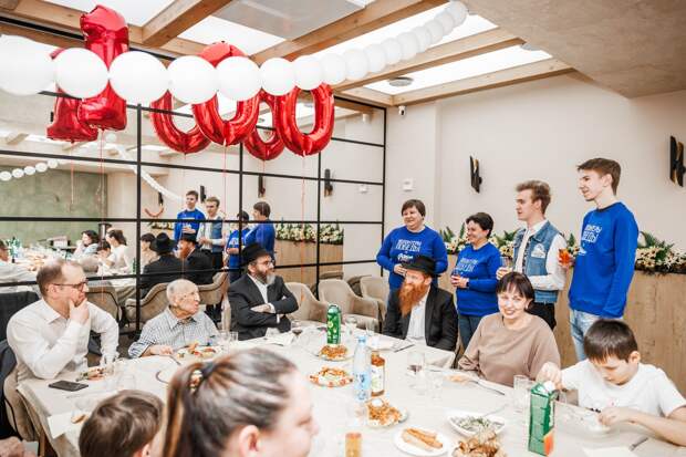 Волонтёры Победы поздравили ветерана Давида Бергера со 100-летием