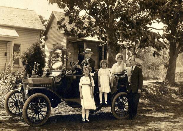 Семья и их Ford Model T, около 1915 винтажные фото, история, олдтаймер, ретро, ретро авто, ретро фото, старина, фото