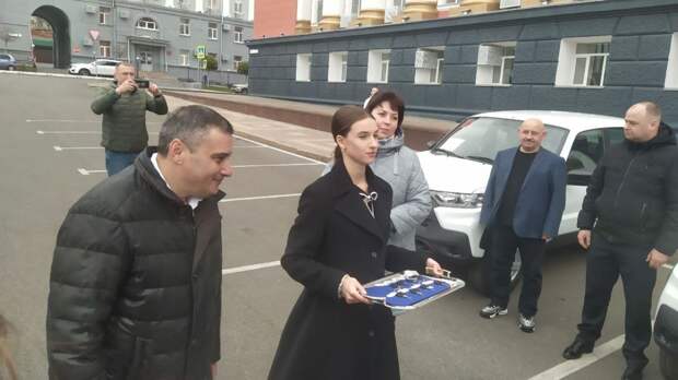 Курские медики получили десять новых автомобилей