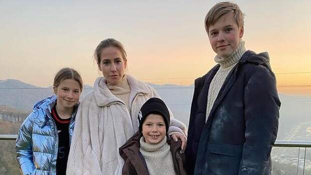 Барановская показала редкое фото со всеми детьми от Аршавина перед судом за алименты