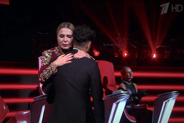 Певица Пелагея выгнала любимчика в "Голосе" и расплакалась