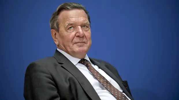 В Германии призвали убрать из партии экс-канцера за работу на российские компании