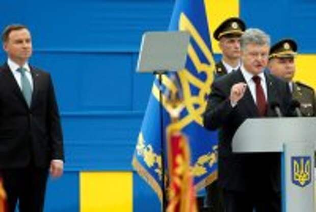 Как Порошенко облажался на параде в Киеве Как Порошенко облажался на параде в Киеве