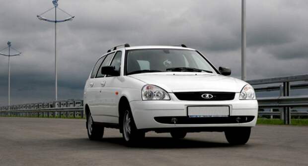 Денег у автомобилистов немного: рейтинг самых продаваемых б/у машины в РФ возглавили отечественные модели