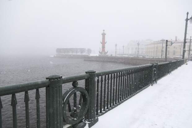 Главное за день в Петербурге 19 апреля: сильный снегопад и перенос открытия сезона фонтанов