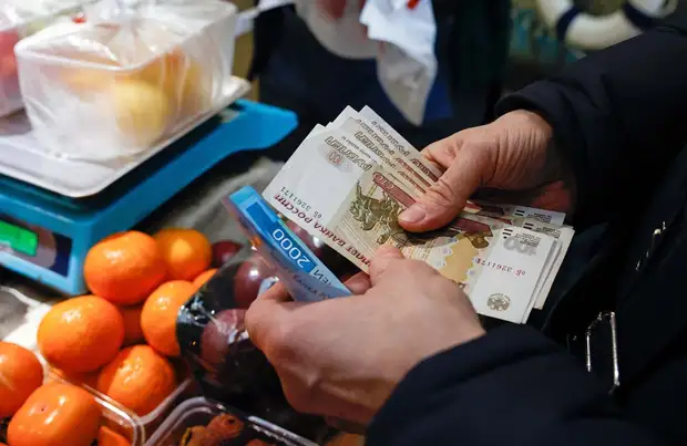 Почему падает курс доллара и каково будущее рубля. Мнение экономистов