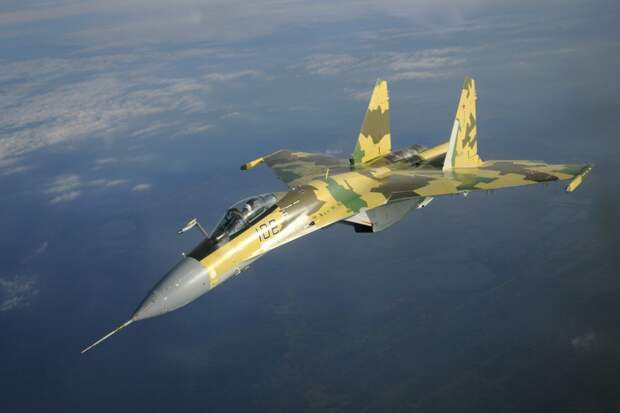 Картинки по запросу Загадочный Су-35 «проверил» натовские системы ПВО в Европе