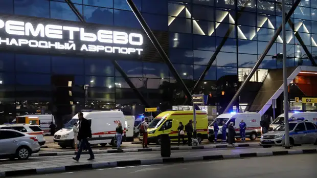 В НИИ Склифосовского поступили трое пострадавших при ЧП в Шереметьеве