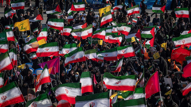 Трамп заявил о готовности США прийти на помощь протестующим в Иране