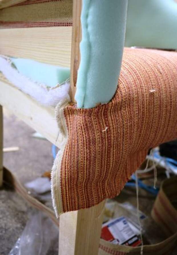 Сгиб мебельной ткани на кресло