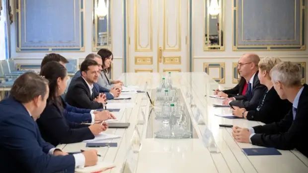 Зеленский заверил МВФ в приверженности реформам