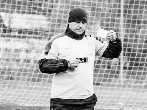 Прощание с детским тренером и футбольным арбитром Олегом Ерохиным состоится 13 января