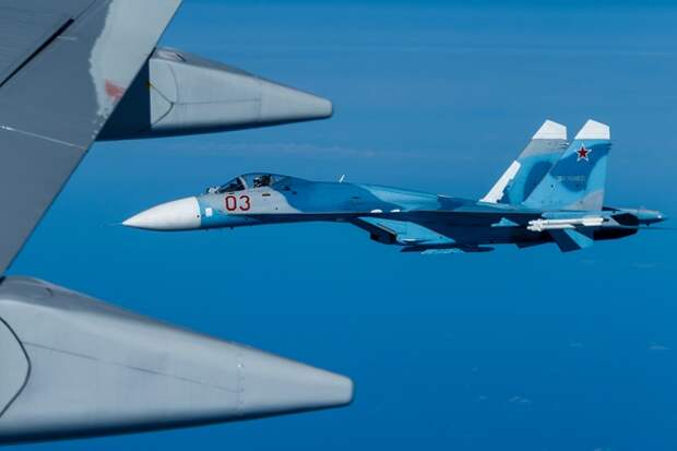 Истребитель Су-27