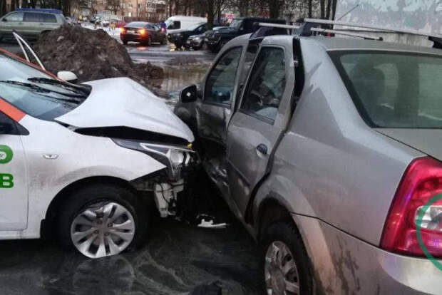 Петербуржца, который нетрезвым и на каршеринге сбил мать с двумя детьми, отправили на 7 лет в колонию