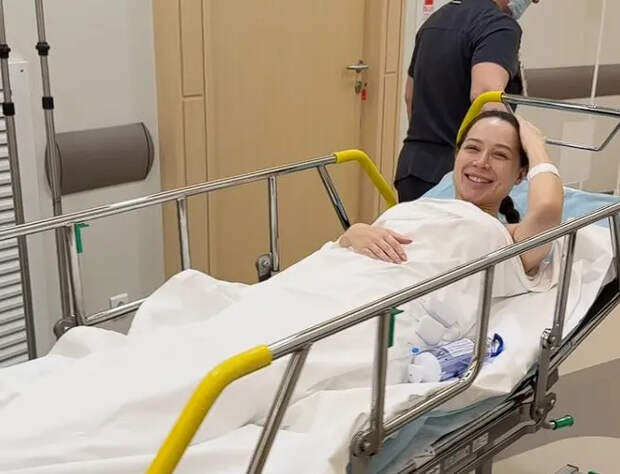 С макияжем и без коляски: новые фото Лерчек из дома заставили усомниться в её онкологии