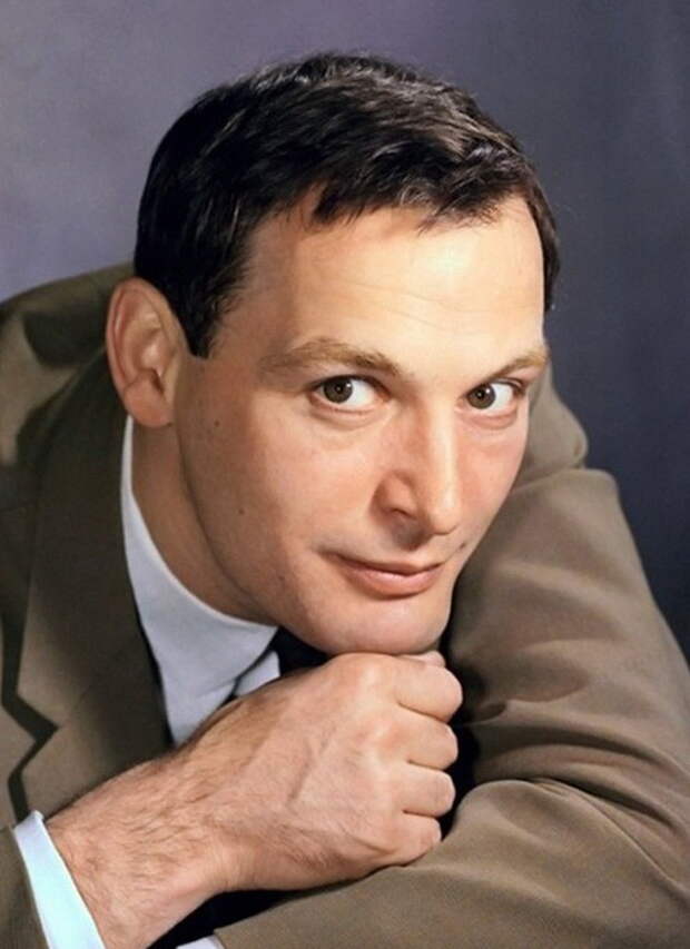 http://www.peoples.ru/art/theatre/actor/lanovoy/lanovoy_36.jpg