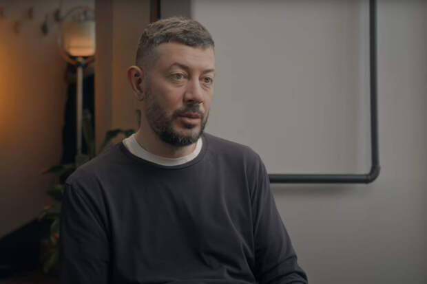 Дизайнер Лебедев рассказал, что в США был парикмахером