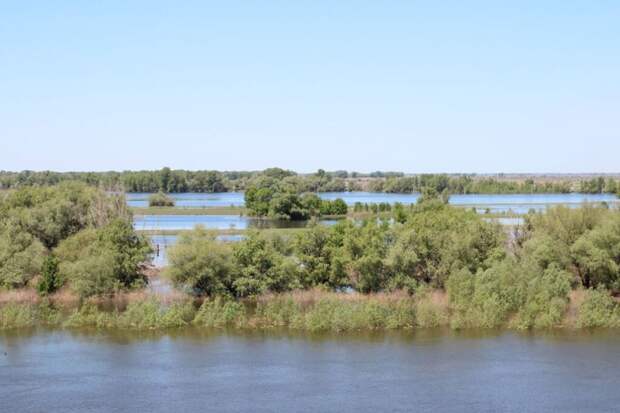 Харабали, арбузы и буддийский хурул: путешествие в Волго-Ахтубинскую пойму
